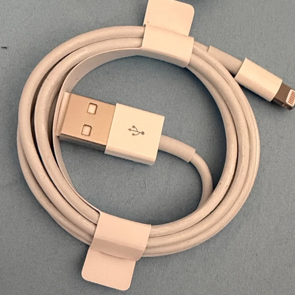 Apple USB to Lightening Charging Cables (Set of 2)